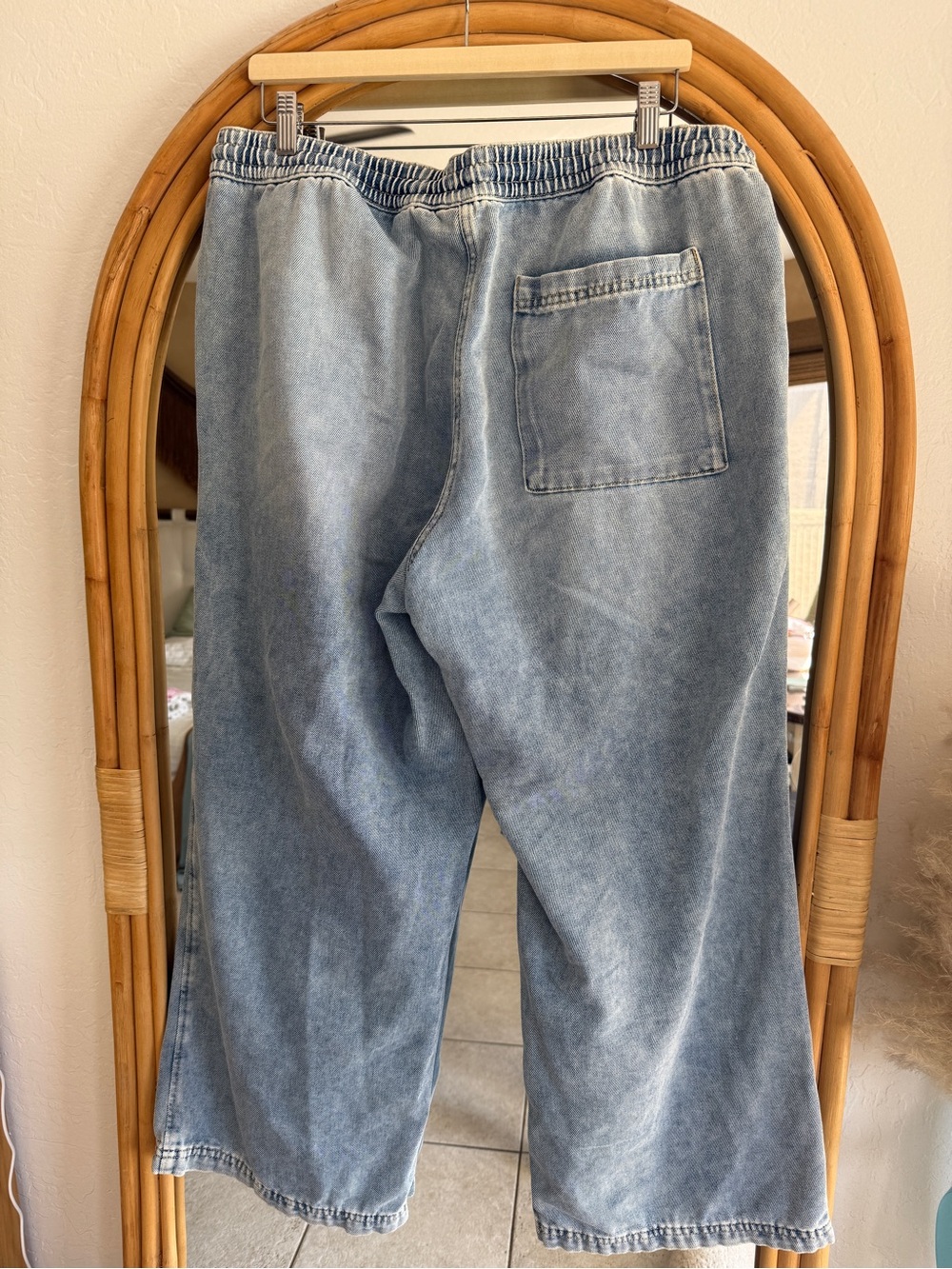 H&M Light Wash Wide-Leg Drawstring Jeans - Picture 4 of 4